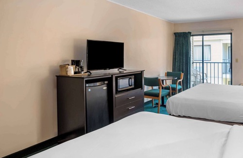 Rehoboth Beach Hotel | Rodeway Inn & Suites Rehoboth Beach