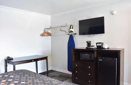 Swainsboro Hotel | Rodeway Inn Swainsboro