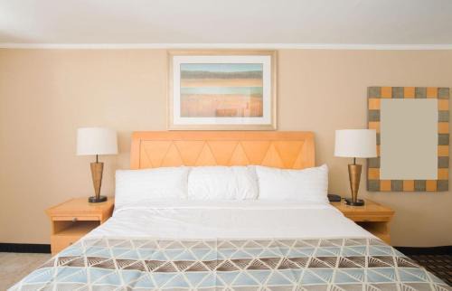 Adams Hotel | Rodeway Inn