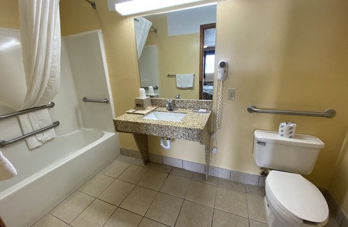 Baxley Hotel | Rodeway Inn