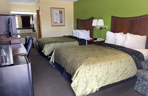 Baxley Hotel | Rodeway Inn