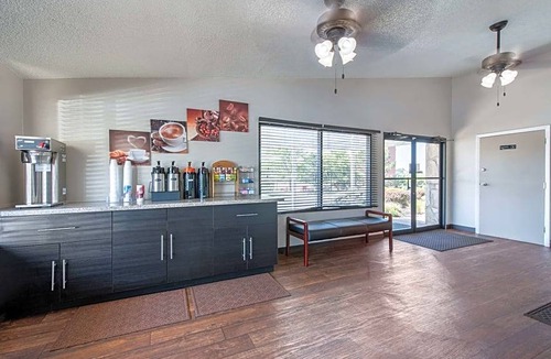 Sharonville Hotel | Rodeway Inn