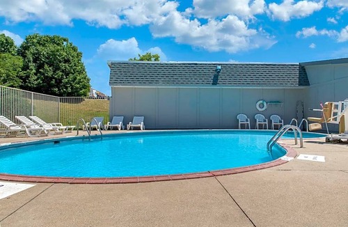Sharonville Hotel | Rodeway Inn