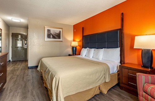 Temple Hotel | Rodeway Inn