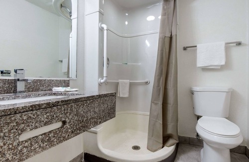 Winston - Salem Hotel | Rodeway Inn Winston Salem Route 52