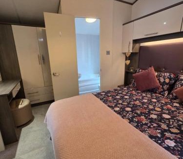 Crowle Cabin | Rody's Cosy Corner