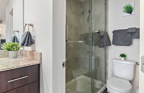 Prairie Village Apartment | ROE - 5 units · Lovely 5 in 1 units for large groups with parking