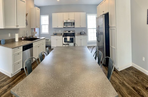 Watkins Glen House | Roe Summer Cottage, Suite A