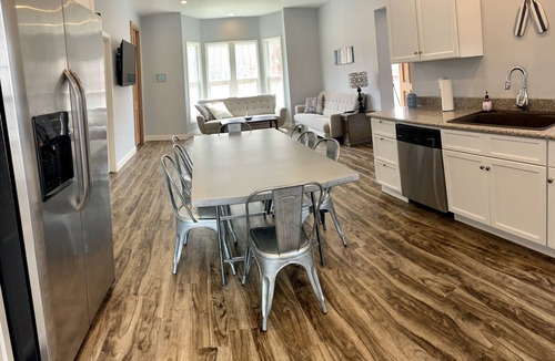 Watkins Glen House | Roe Summer Cottage, Suite A