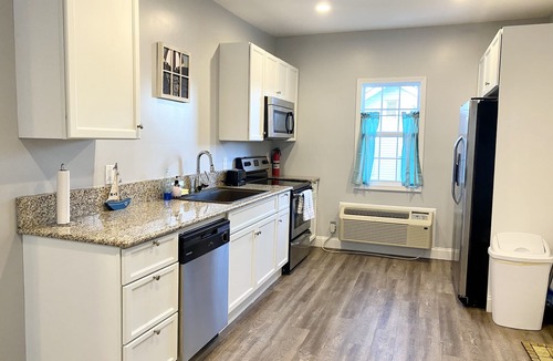 Watkins Glen House | Roe Summer Cottage, Suite B