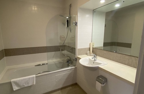 Staplefield Hotel | Roffey Park Venue