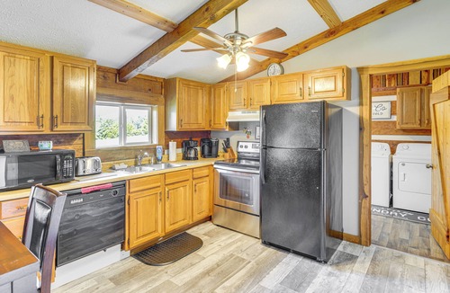 Rogersville Apartment | Rogersville Barn Apartment on 27 Acres w/Pond!