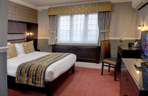 Badsworth Hotel | Rogerthorpe Manor Hotel