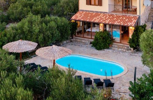 Rogoznica Villa | Rogoznička oaza 2 in Zečevo Rogozničko - Haus für 16 Personen