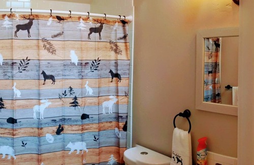 Fruitdale Apartment | Rogue Rive Oasis: Finley Bend Cabin