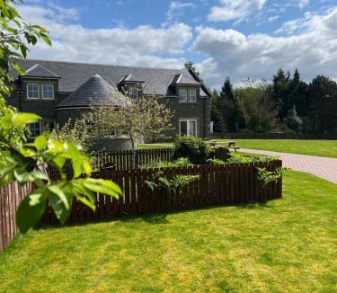 Perth House | Rohallian