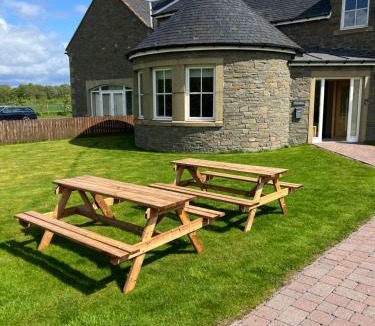 Perth House | Rohallian