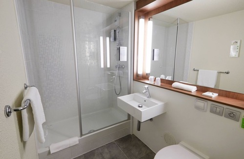 Saint-Witz Hotel | ROISSY -Saint Witz