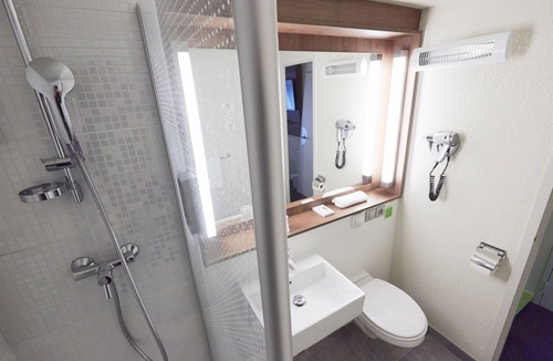 Saint-Witz Hotel | ROISSY -Saint Witz