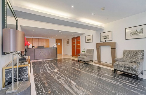 Courtfield Apartment | Roland House - Deluxe Studio C