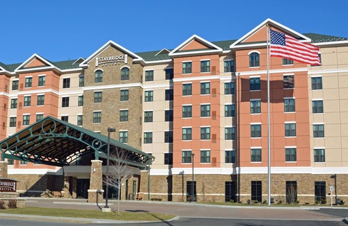 Newtonville Apartment | Roll-In Shower Studio Suite | Albany, NY