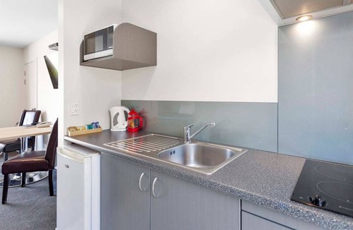 Rolleston Hotel | Rolleston Highway Motel