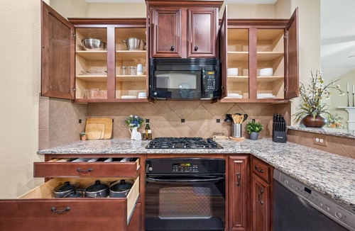 McKinney House | Rolling Greens Retreat – Views, Comfort, Calm