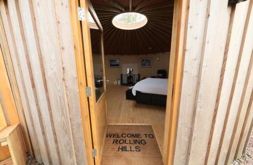 Newcastle-on-Clun House | Rolling Hills