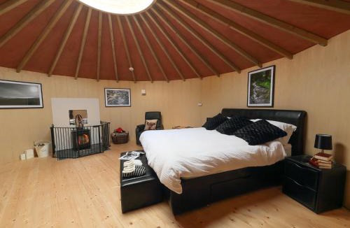 Newcastle-on-Clun House | Rolling Hills