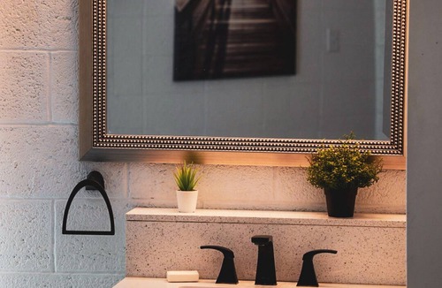 Sussex Hotel | Rolling Hills Motel