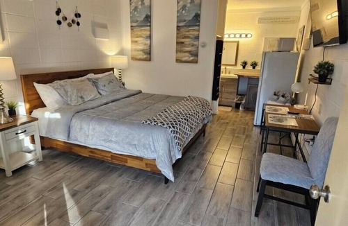 Sussex Hotel | Rolling Hills Motel