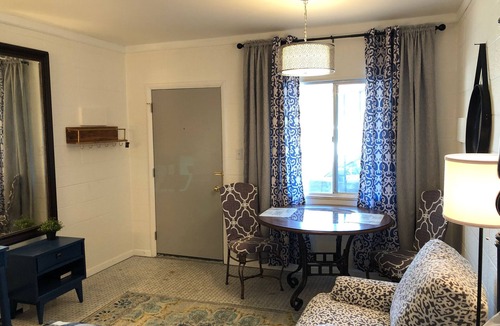 Sussex Hotel | Rolling Hills Motel