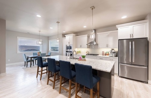 Benton County House | Rolling hills + RV parking + Pet Friendly