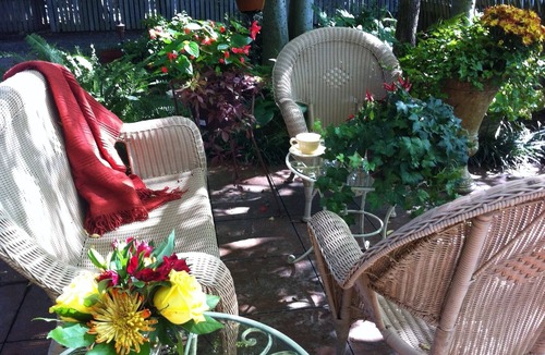 East of Broadway Cabin | Romance, Charm & Privacy for the Perfect Getaway Cottage
