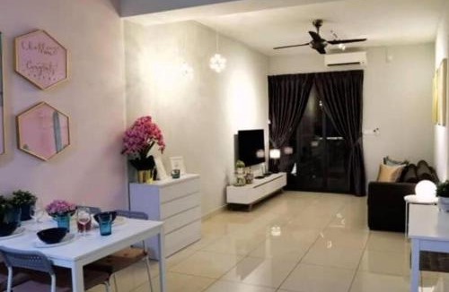 Nyiur Apartment | ROMANCE FULL HOUSE THREE PREMIER SUITE