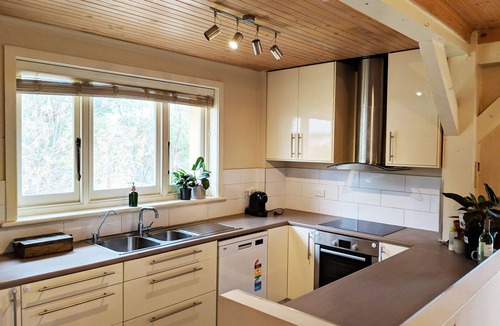 Elevated Plains Cottage | Romance with style and a view