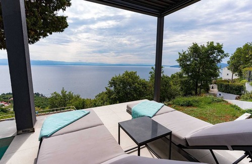 Medveja Villa | Romantic 1-Bed Villa for Two: Pool, Jacuzzi & Sauna, BBQ!
