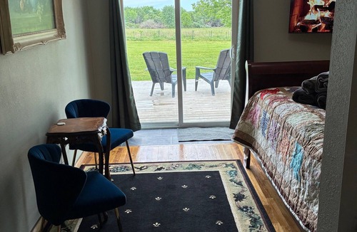 St. James House | Romantic 1-bedroom, 1-bathroom bed & breakfast at charming Winery in St. James