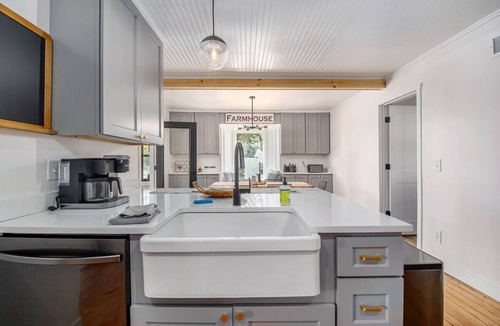 Walloon Lake House | Romantic 2BR Walk to Walloon