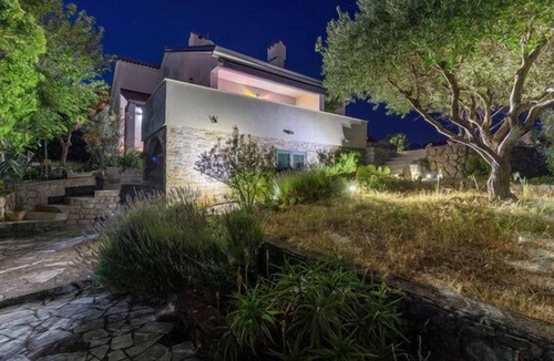 Kornic Villa | Romantic 3-Bed Villa in Krk