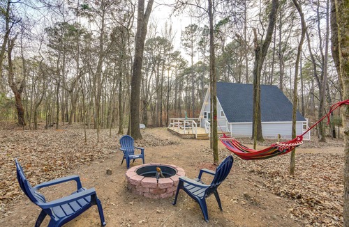 Wood County Apartment | Romantic A-Frame Retreat w/Fire Pit + Hammocks