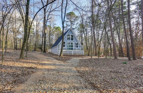 Wood County Apartment | Romantic A-Frame Retreat w/Fire Pit + Hammocks