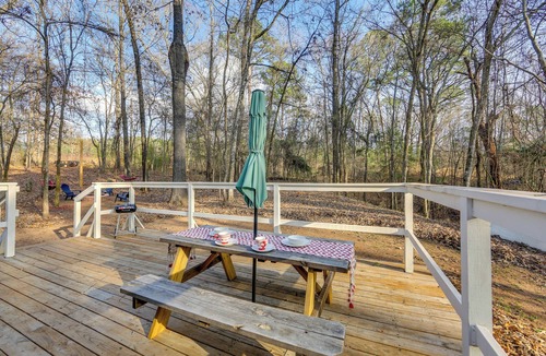 Wood County Apartment | Romantic A-Frame Retreat w/Fire Pit + Hammocks