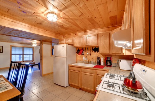 Afton House | Romantic Afton Escape w/Fire Pit & Scenic Views