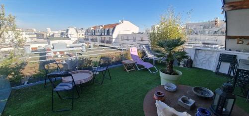 Quartier de la Chapelle Apartment | Romantic apartment with a view of the Sacré-Cœur