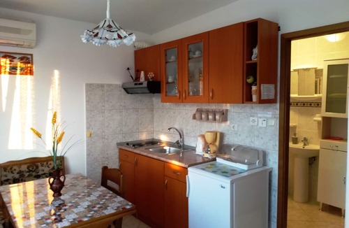 Vinisce Apartment | Romantic apartment with sea view Vinišće, Dalmatia