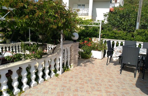 Vinisce Apartment | Romantic apartment with sea view Vinišće, Dalmatia