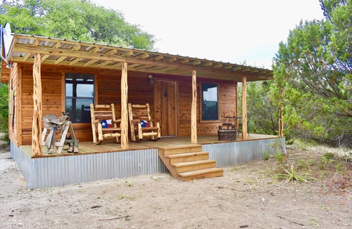 Fredericksburg Cabin | Romantic Ava Haus CABIN. 3 minutes to Main!See our other 4 Ava Haus rentals!