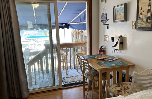 Wildwood Crest Cottage | Romantic Bayfront Cottage - Pet Friendly!