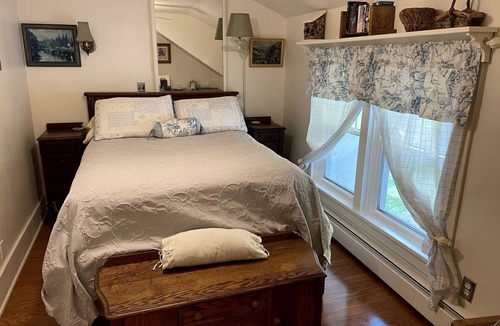 Elkhorn House | Romantic Bed and Breakfast Getaway near Lauderdale Lakes in Wisconsin